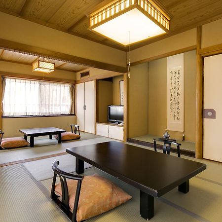 Hotel Shiroyama Югавара Екстериор снимка