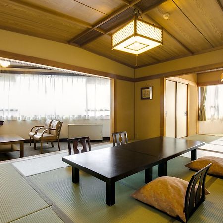Hotel Shiroyama Югавара Екстериор снимка