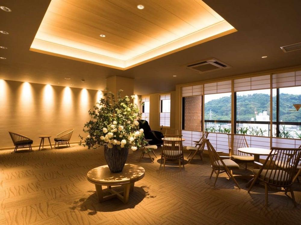 Hotel Shiroyama Югавара Екстериор снимка