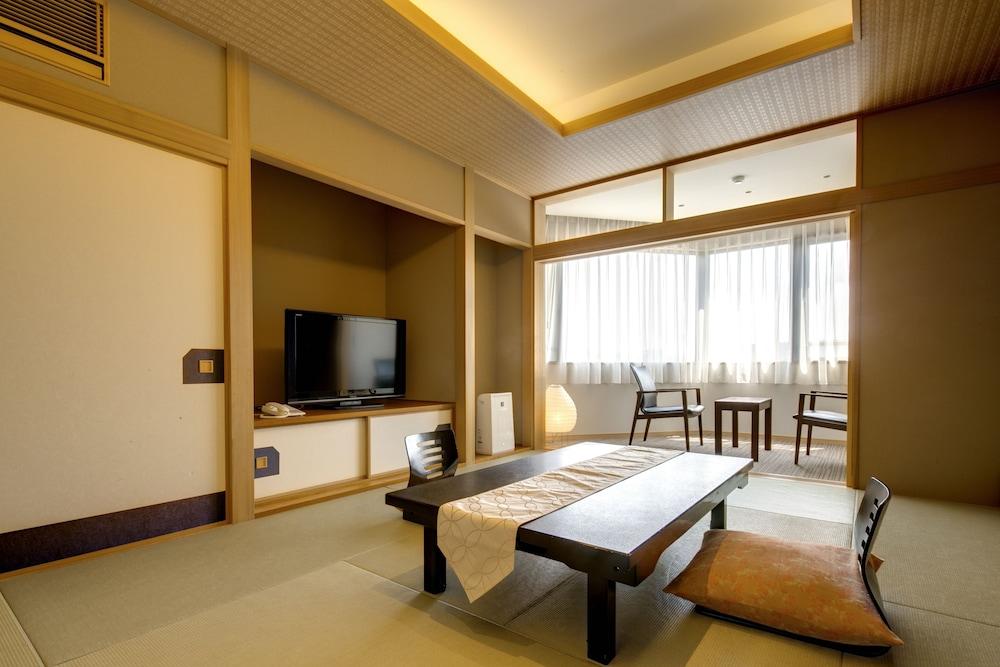 Hotel Shiroyama Югавара Екстериор снимка