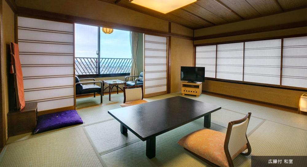 Hotel Shiroyama Югавара Екстериор снимка