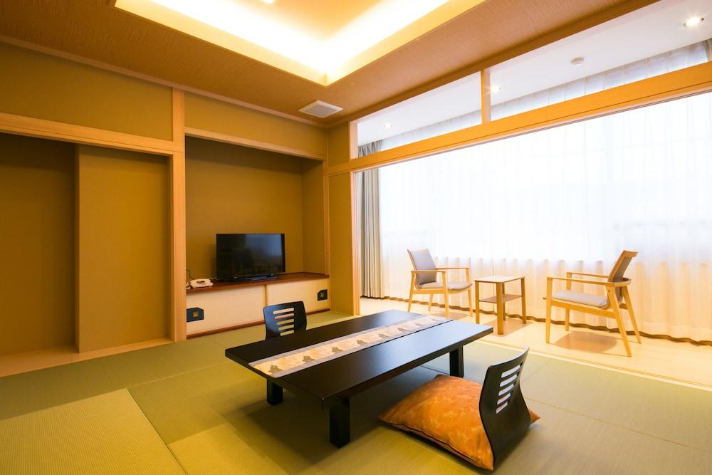 Hotel Shiroyama Югавара Екстериор снимка