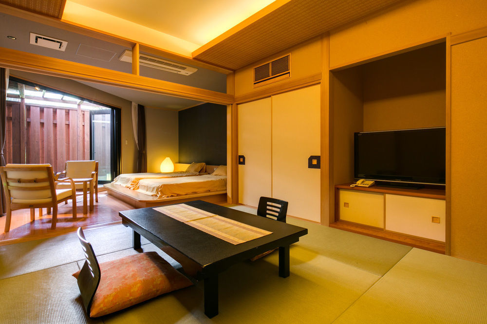 Hotel Shiroyama Югавара Екстериор снимка