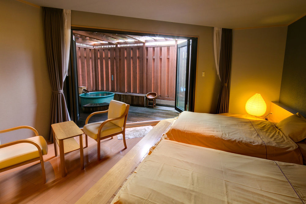 Hotel Shiroyama Югавара Екстериор снимка
