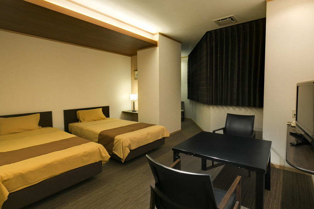Hotel Shiroyama Югавара Екстериор снимка