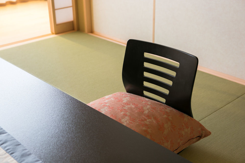 Hotel Shiroyama Югавара Екстериор снимка
