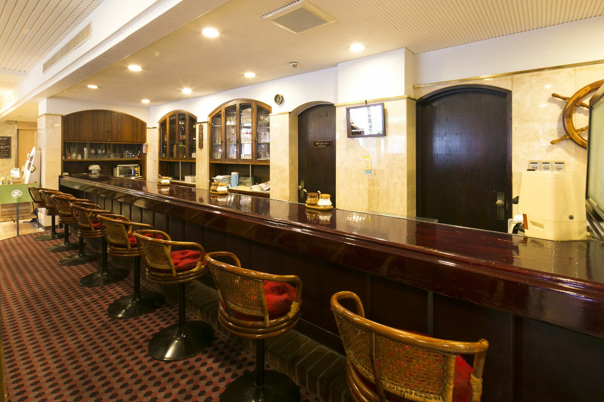 Hotel Shiroyama Югавара Екстериор снимка
